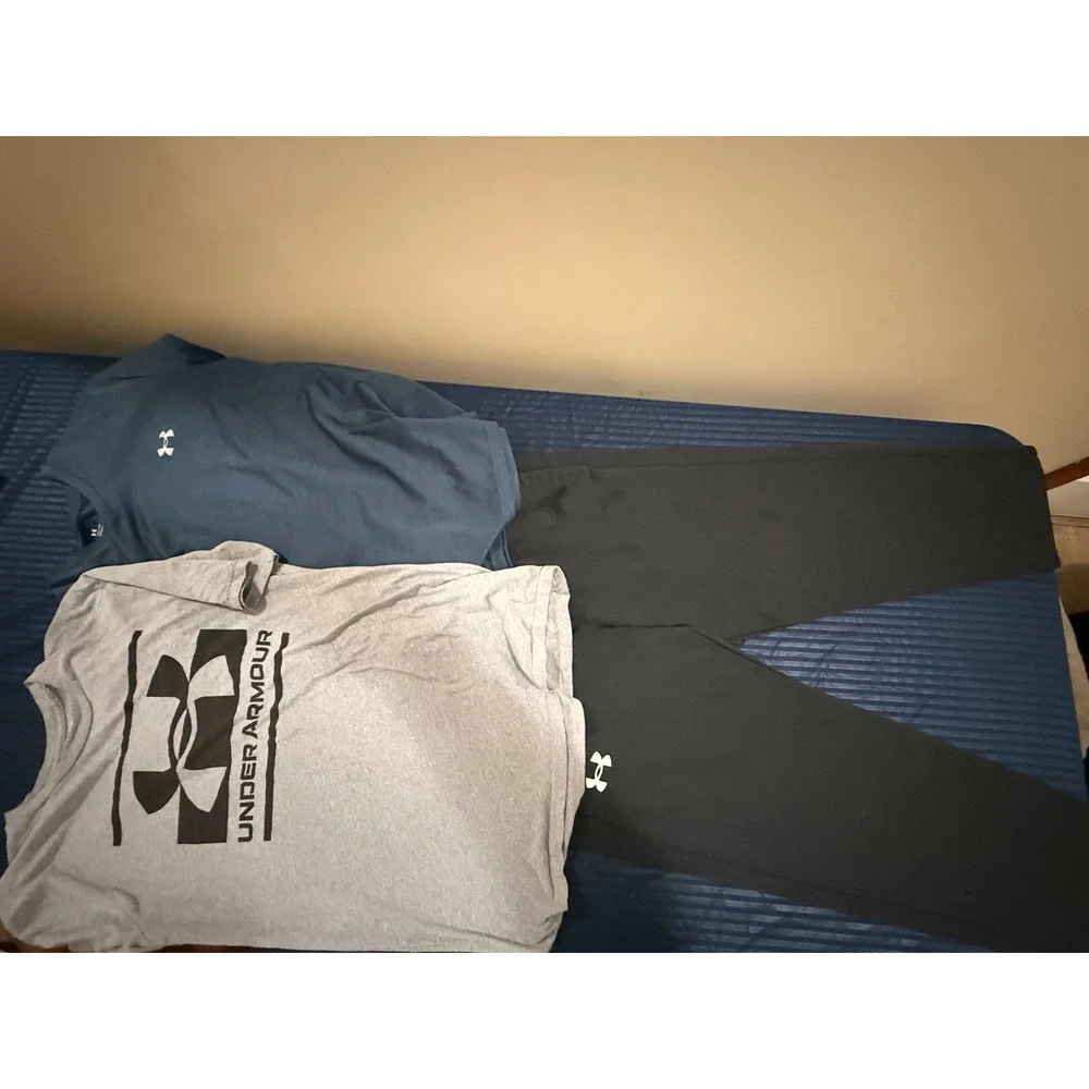 Under Armour Boys 3 Piece Lot HeatGear Graphic Tees and Jogger Pants Size Medium